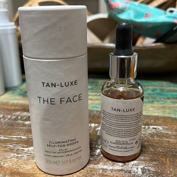 The Face Illuminating Self-Tan Drops
Size 1.0 oz| - Picture 1 of 2